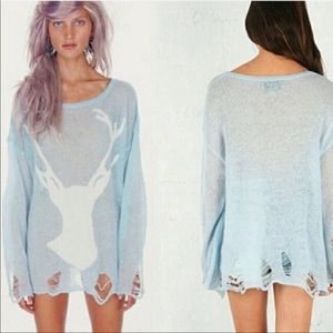 Beautiful Wildfox distressed silhouette sweater!!!